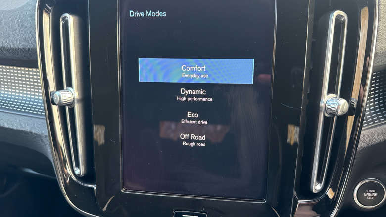 Volvo Xc40 2.0 B4P R DESIGN Pro 5dr Auto Petrol Estate